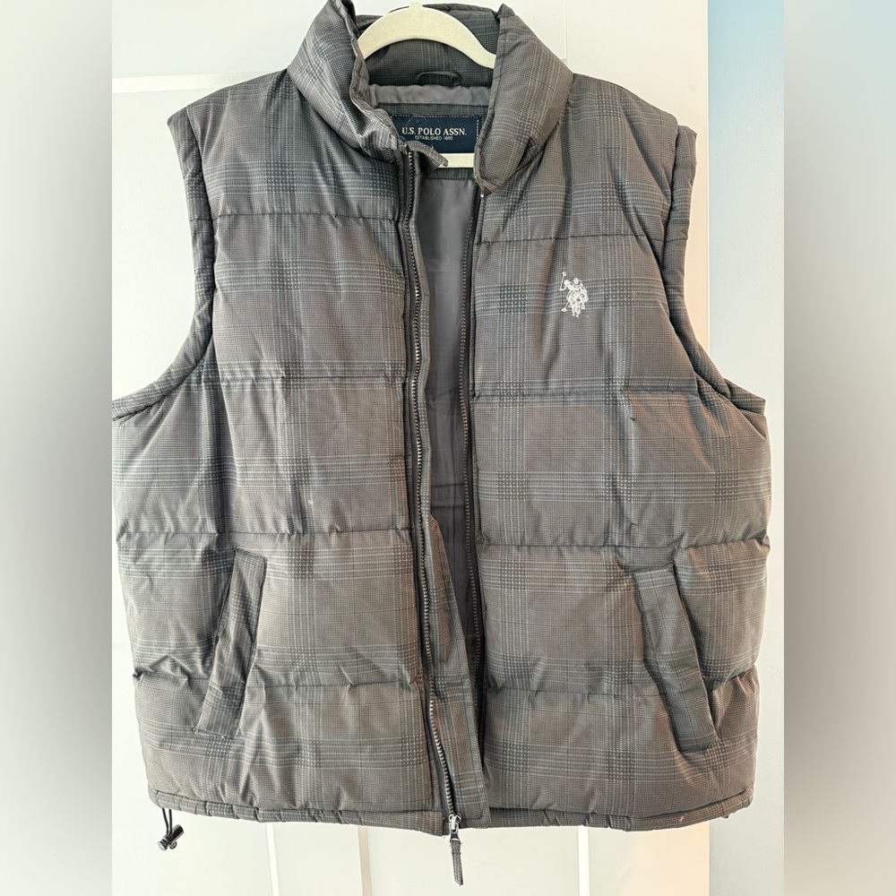 US Polo Assn Mens Puffer Vest,  Size Large, Grey Check, Rollaway Hood